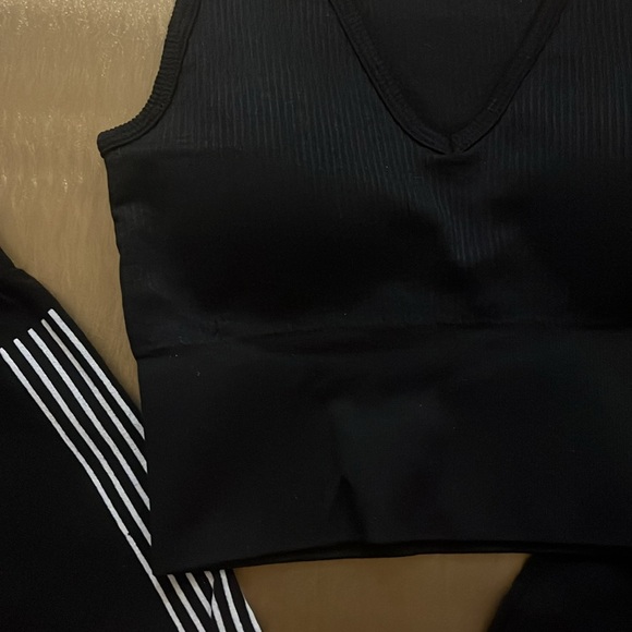 NWT Black & White Matching Workout Set - Picture 3 of 5